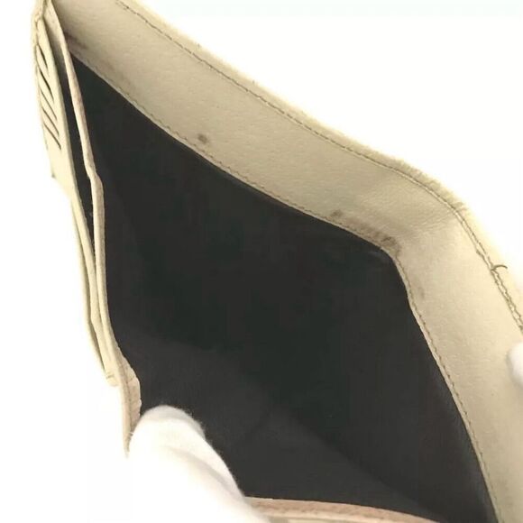 Gucci Women's Beige GG Canvas Compact Wallet with Multiple Card Slots - Picture 7 of 8